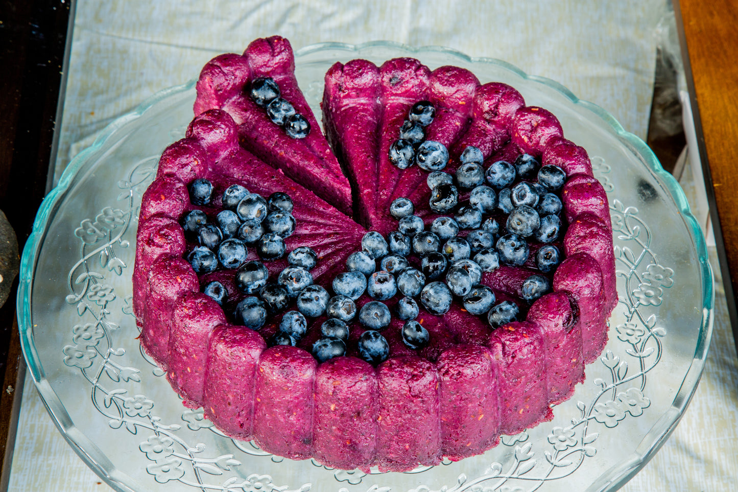 Cricket, hibiscus & berries cake